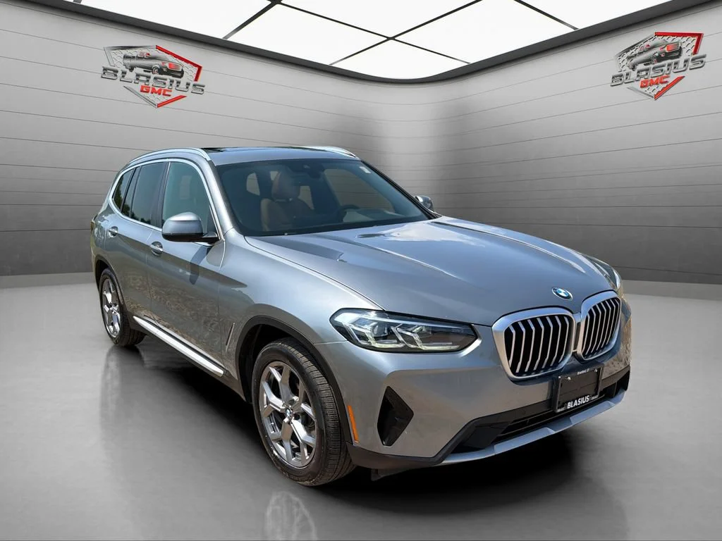 Used 2023 Gray BMW xDrive30i image 7