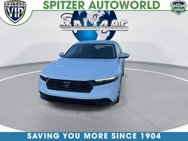 Used 2025 Platinum White Pearl Honda LX image 4