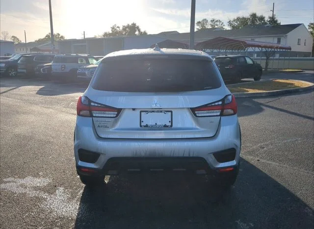 New 2027 Silver Mitsubishi SE image 7