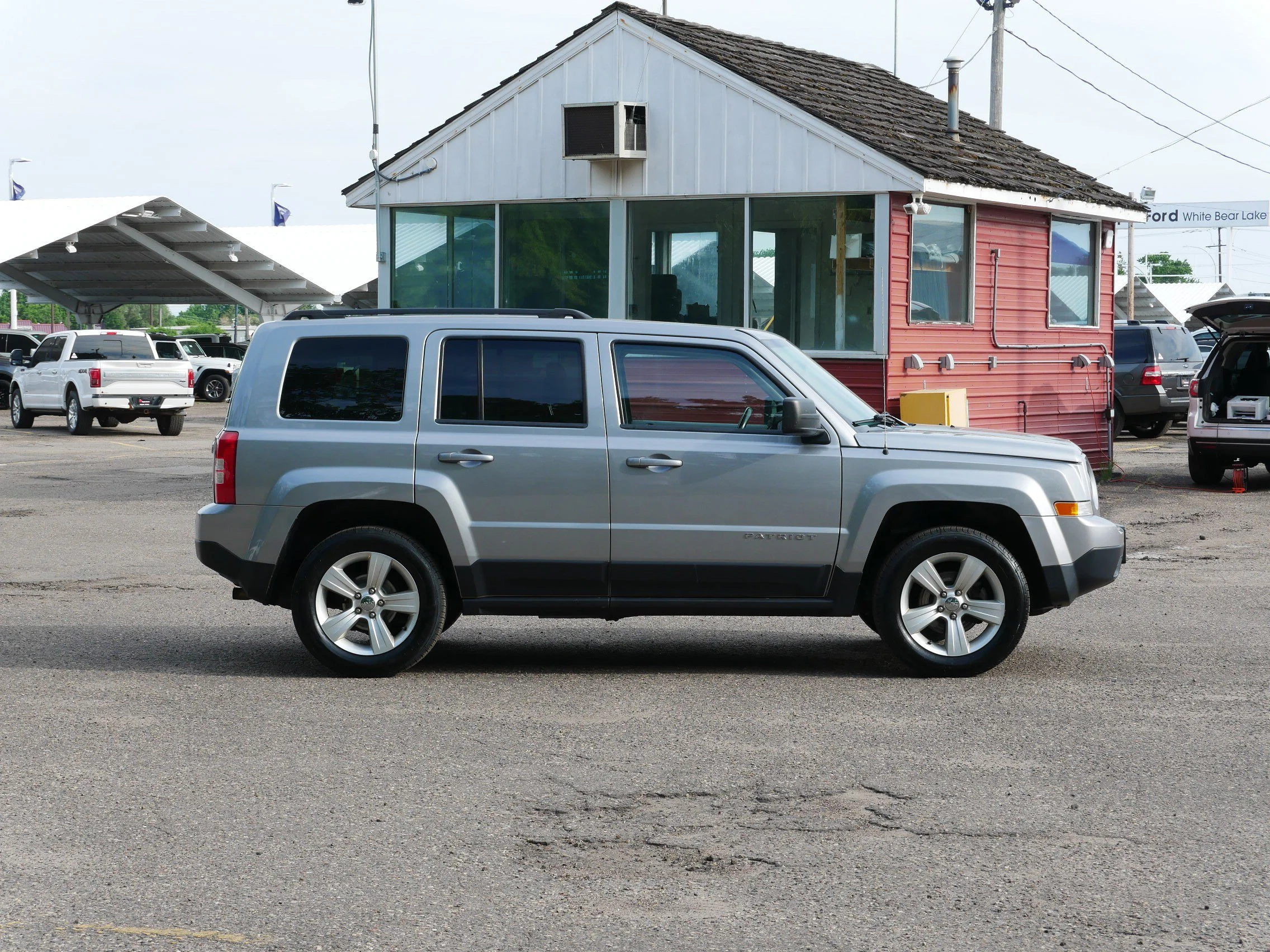 Used 2015 Jeep Patriot Latitude with VIN 1C4NJRFB9FD303523 for sale in White Bear Lake, Minnesota