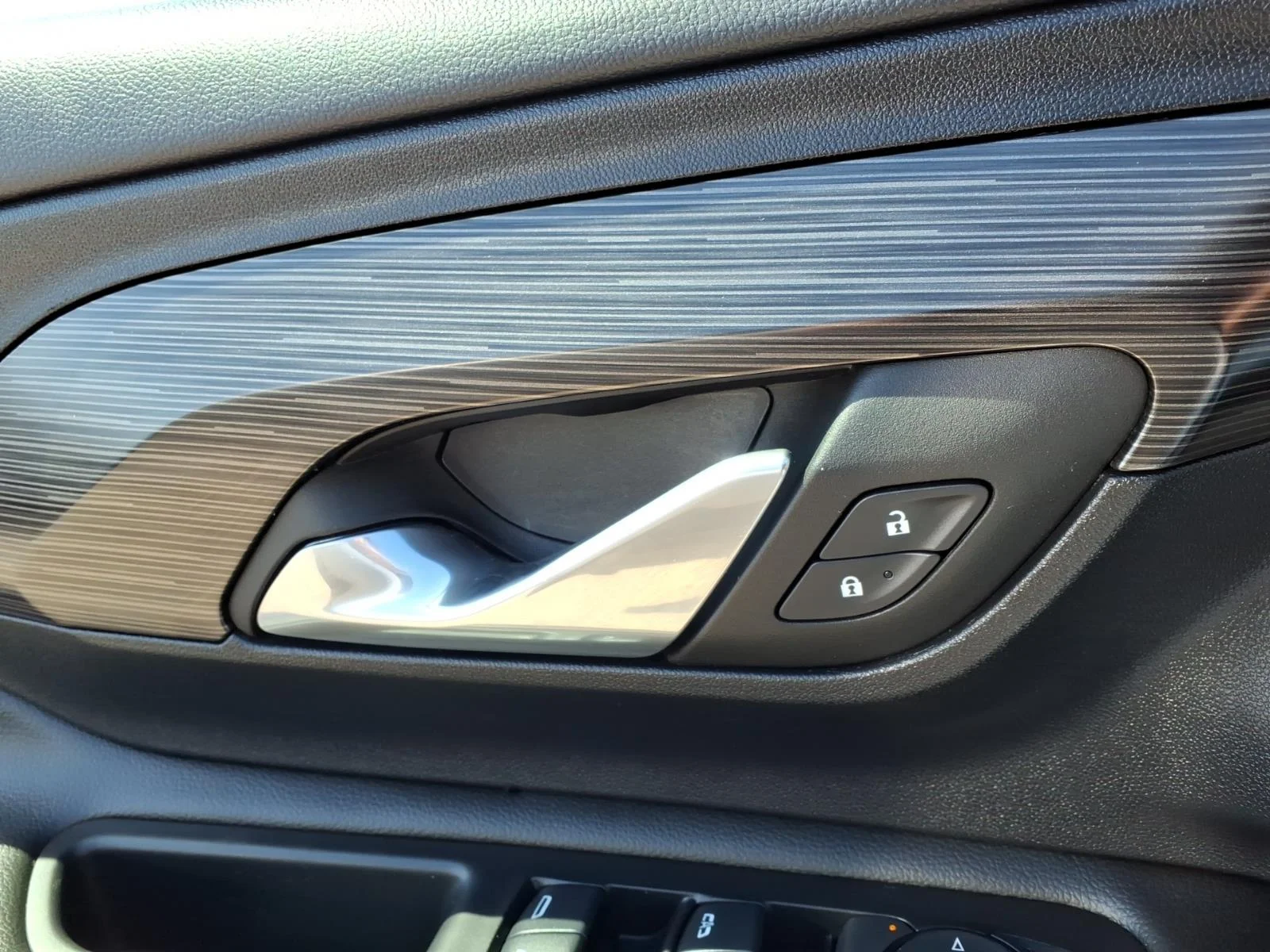 Used 2024 Sterling Metallic (gxd) GMC SLE image 15