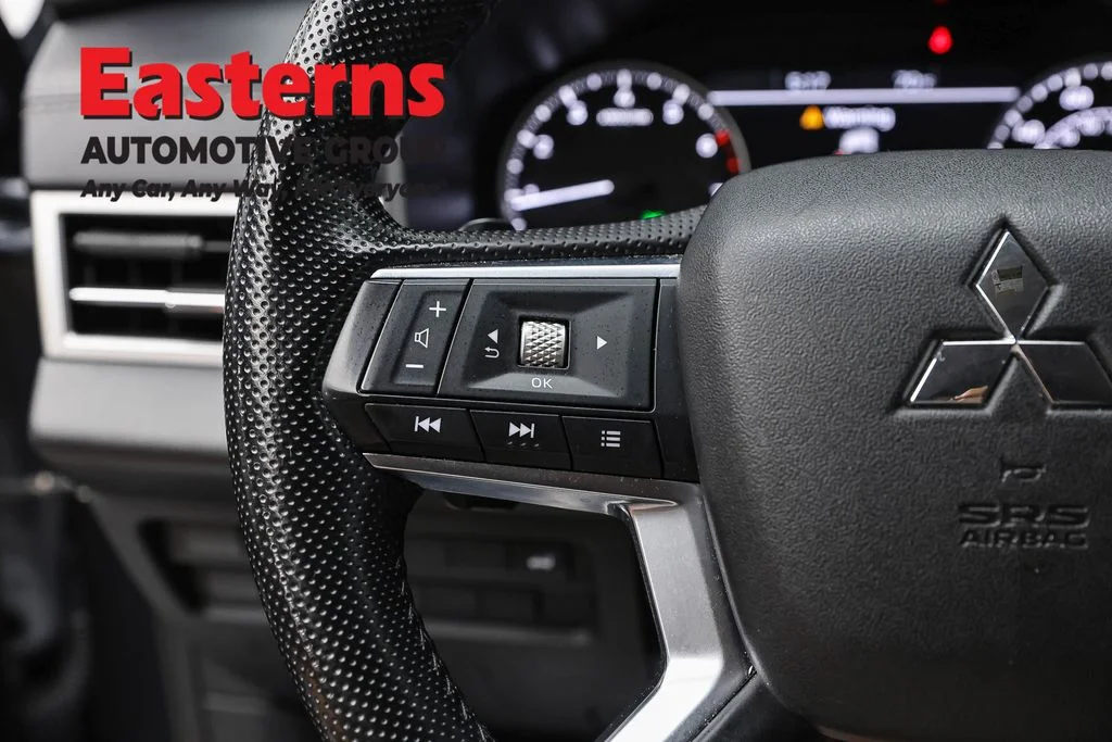 Used 2024 Gray Mitsubishi SE image 15