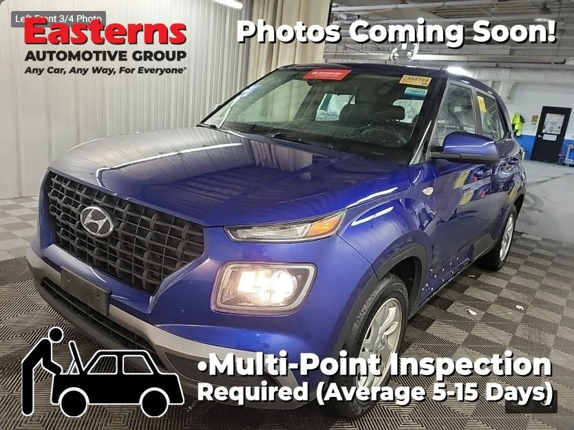 Used 2023 Blue Hyundai SE image 1