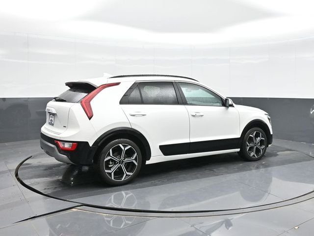 Used 2024 White Kia EX Touring image 10