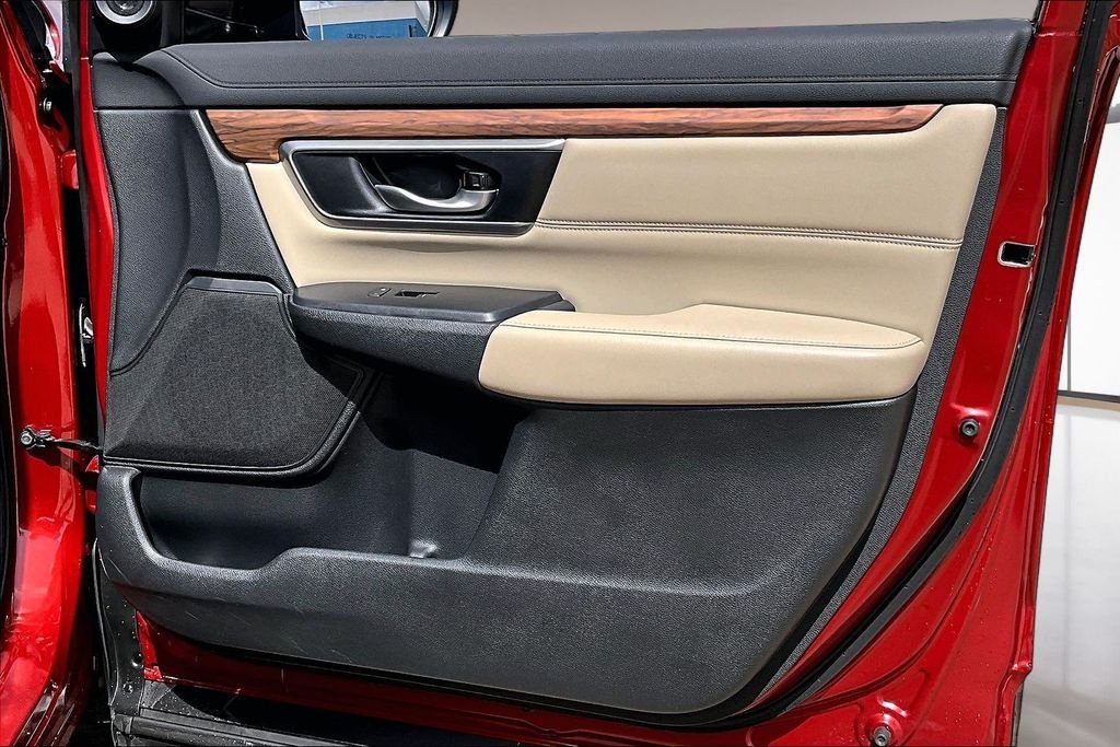 Used 2018 Red Honda Touring image 19