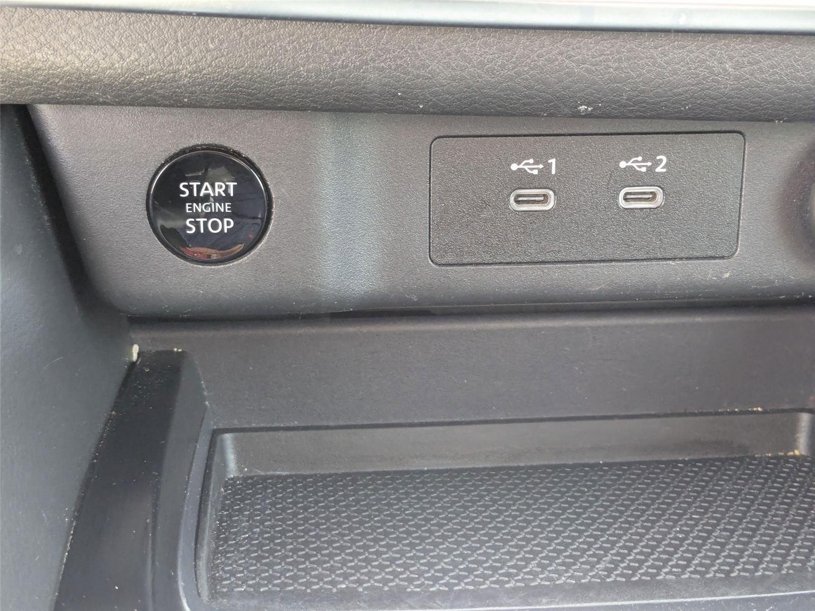 Used 2024 Everest White Pearl Nissan SV image 30
