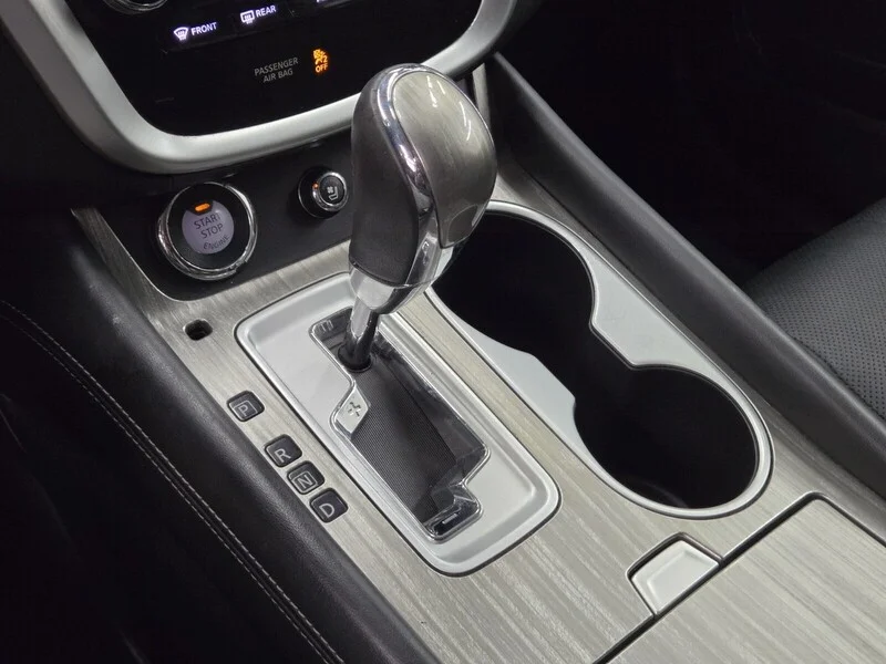 Used 2015 Gun Metallic Nissan Platinum image 19