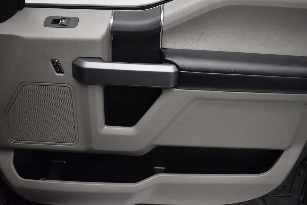 Used 2020 Black Ford XLT image 19
