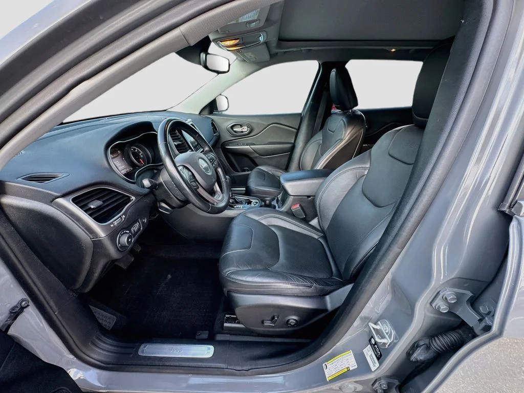 Used 2021 Gray Jeep Limited image 24