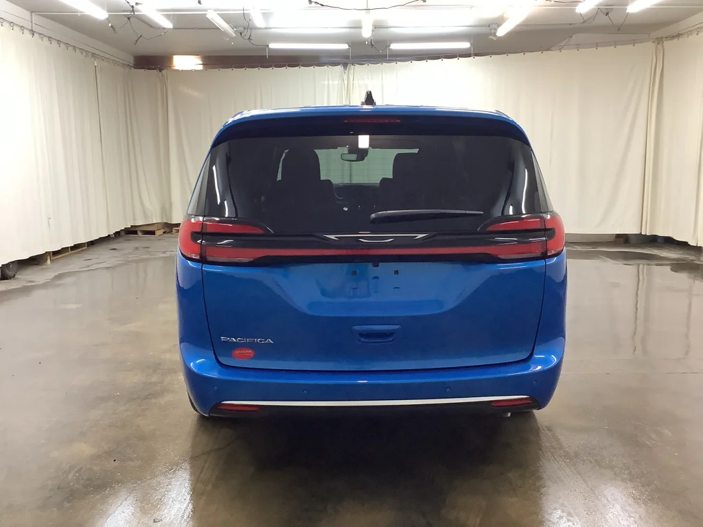 New 2027 Hydro Blue Pearl-Coat Exterior Paint Chrysler  image 6