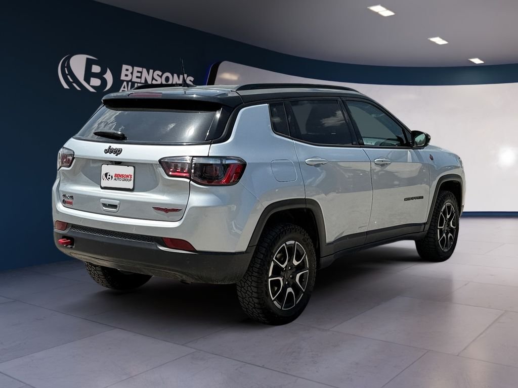 Used 2025 Silver Jeep Trailhawk image 5