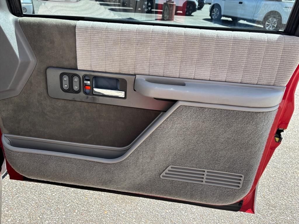 Used 1993 Red Chevrolet Base image 11