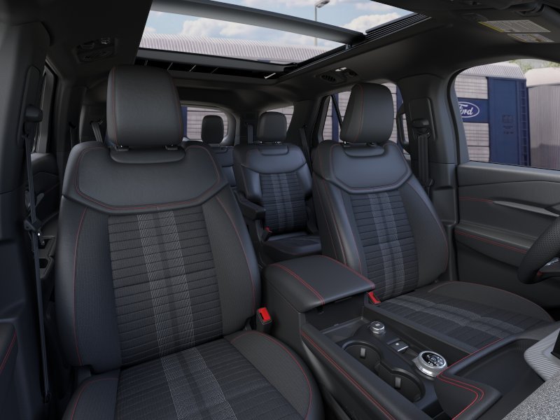 New 2026 Star White Metallic Tri-Coat Ford ST-Line image 33