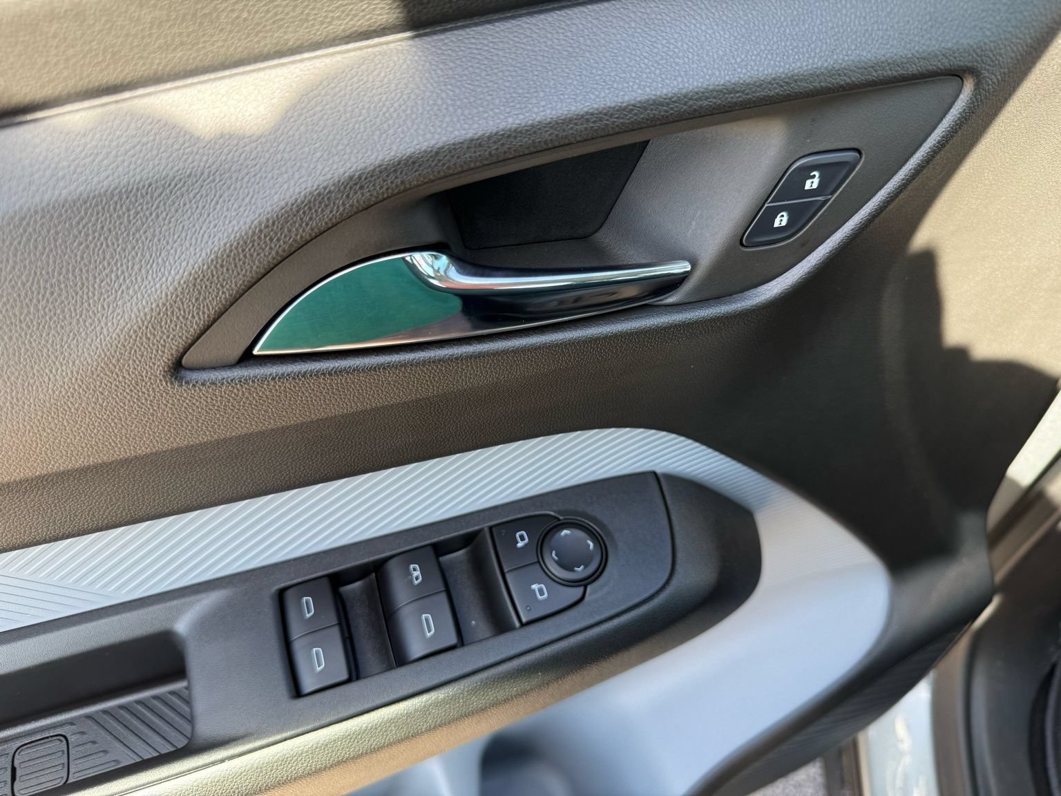 2027 Chevrolet Bolt LT - Photo 12