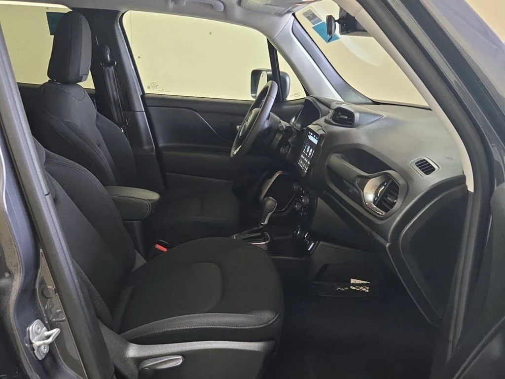 Certified Used 2023 Gray Jeep Latitude image 4