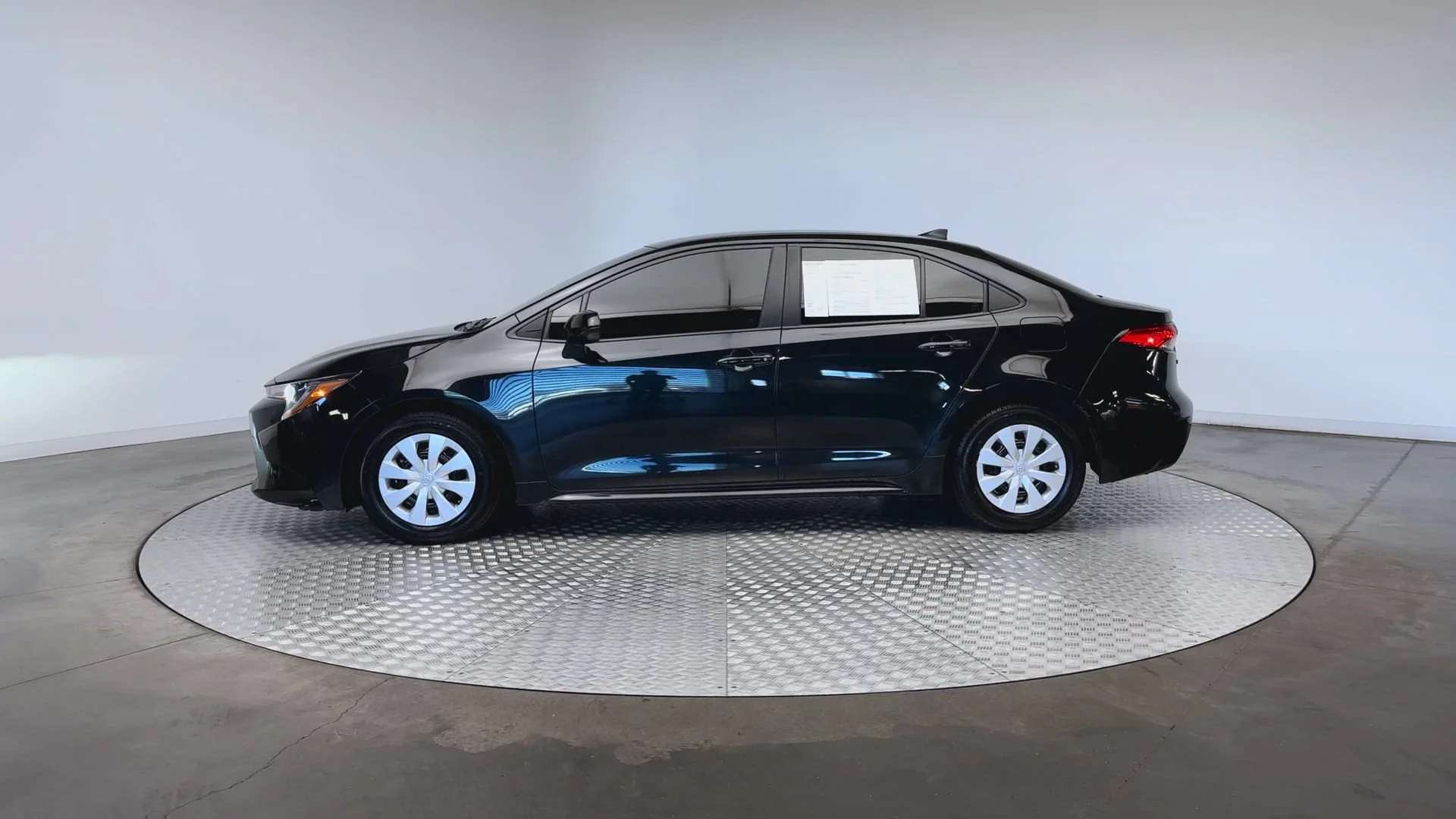 Used 2022 Black Sand Pearl Toyota L image 5