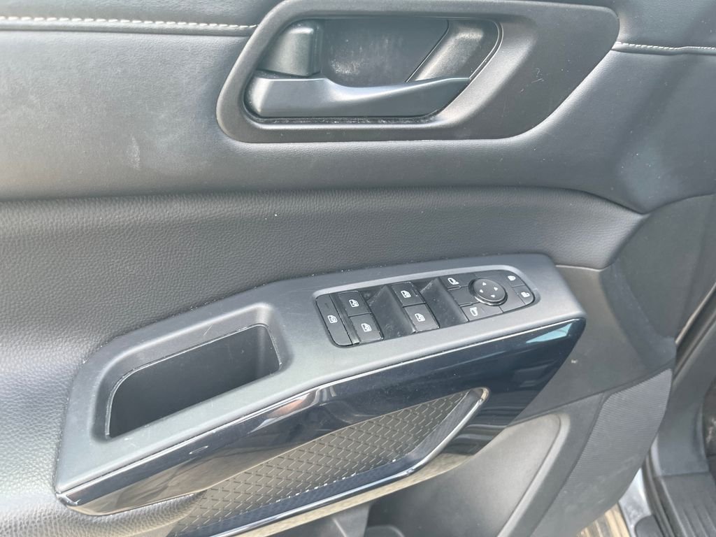 Used 2024 Gray Nissan SV image 10
