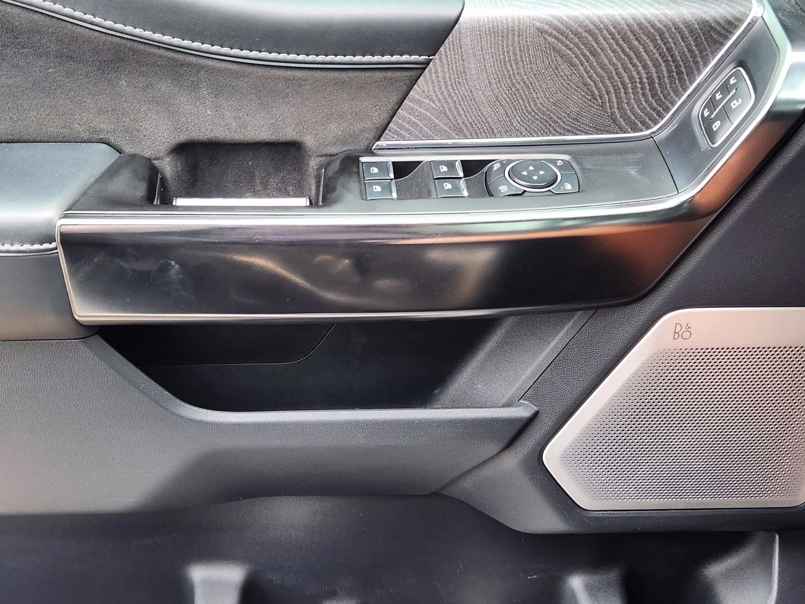 Used 2023 White Ford Platinum image 23