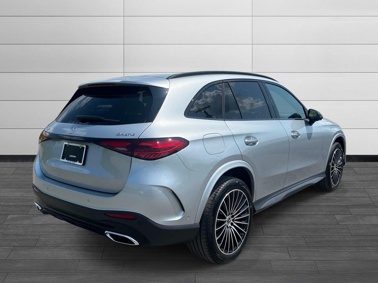 Used 2026 Cirrus Silver Metallic Mercedes-Benz GLC 300 image 3