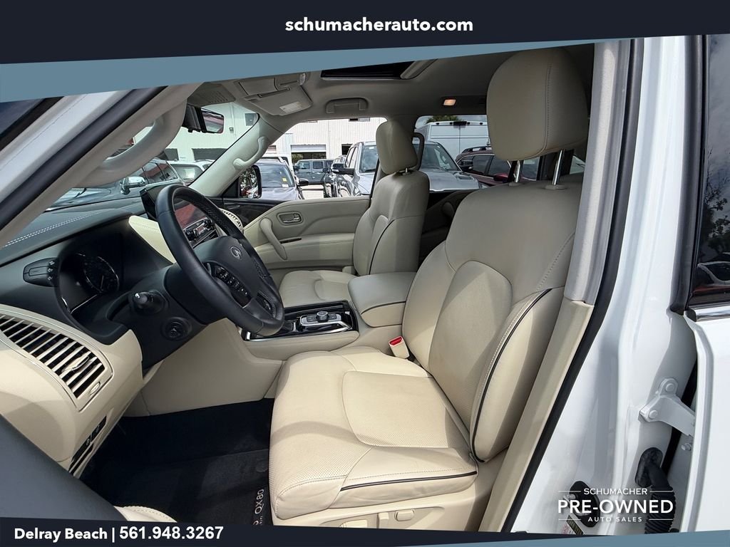 Used 2024 White INFINITI LUXE image 10