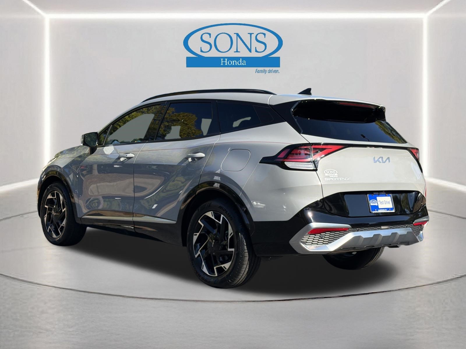 Used 2023 Wolf Gray Kia SX-Prestige image 23