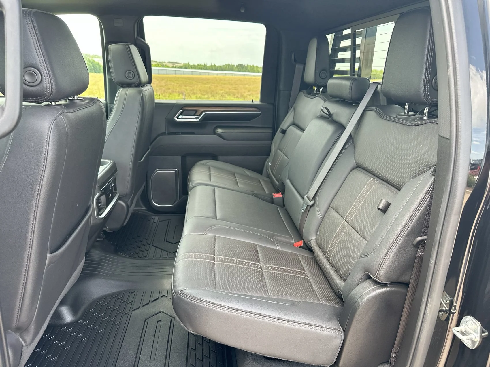 Used 2024 Black Chevrolet High Country image 23