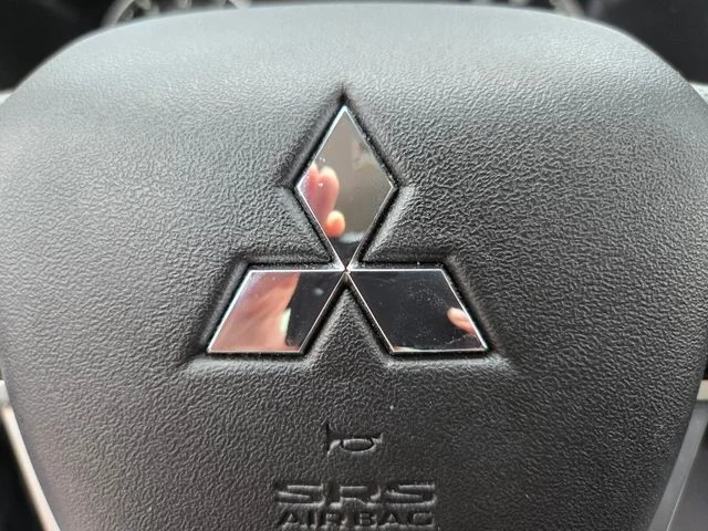 Used 2025 Gray Mitsubishi SE image 32