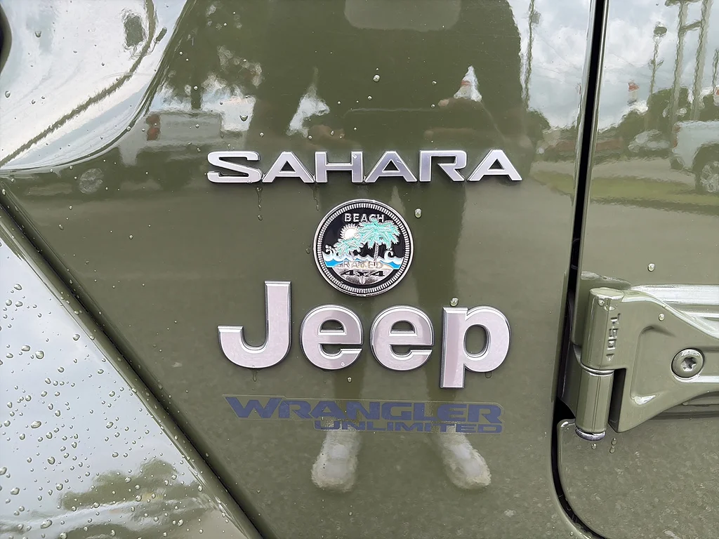 Used 2020 GREEN Jeep  image 11
