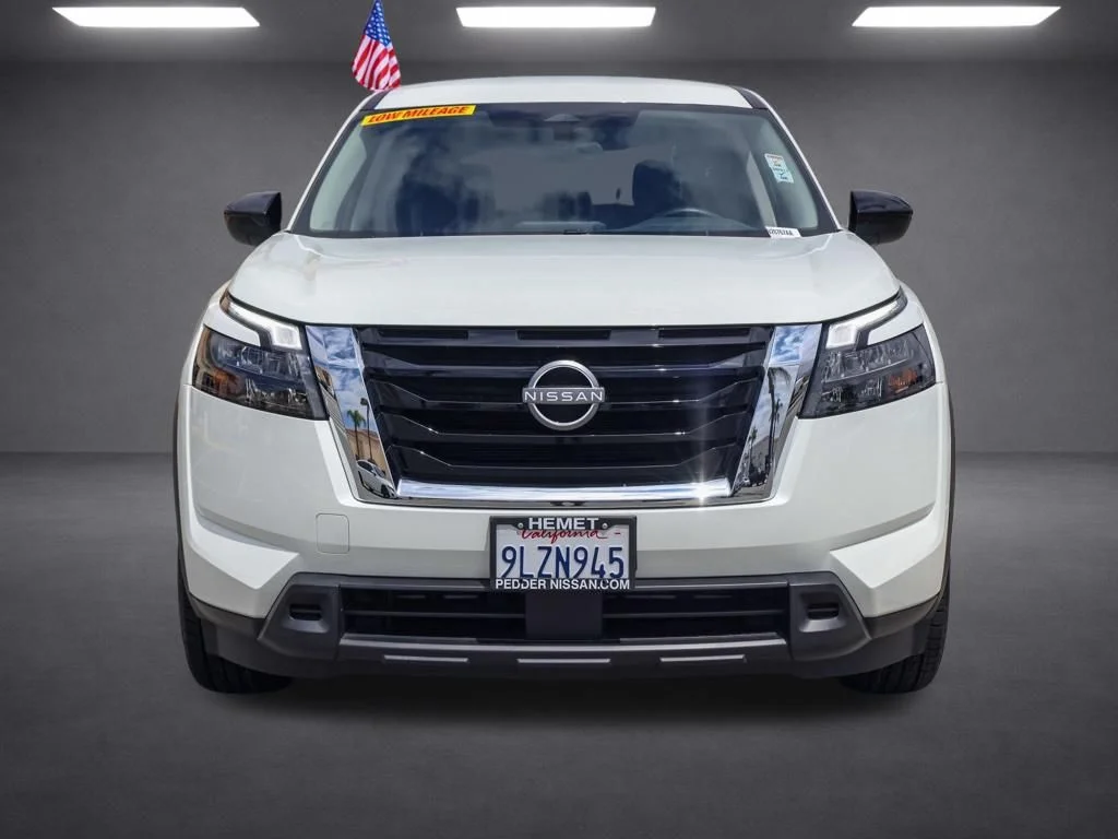 Used 2024 White Nissan S image 8
