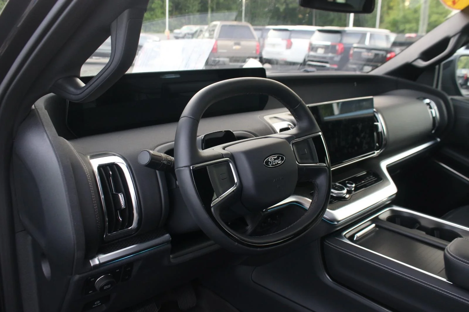 Used 2025 Black Ford Platinum image 18