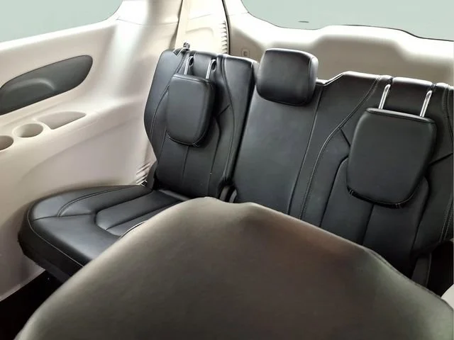 Used 2024  Chrysler Touring L image 16
