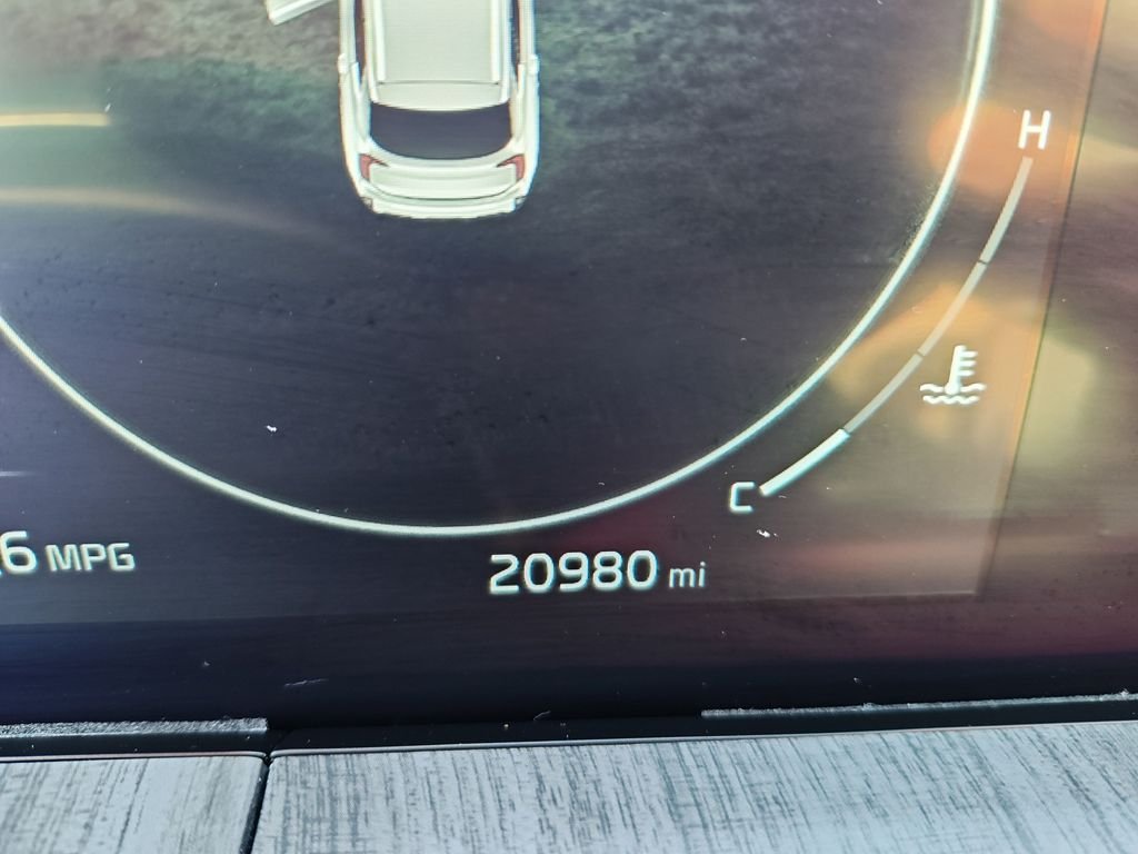 Used 2024 White Kia SX-Prestige image 21