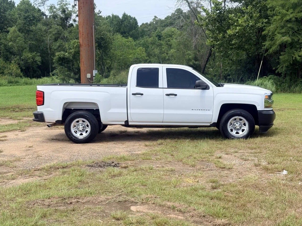 Used 2017 White Chevrolet Work Truck 4x2 4dr Double Cab 6.5 ft. SB image 6