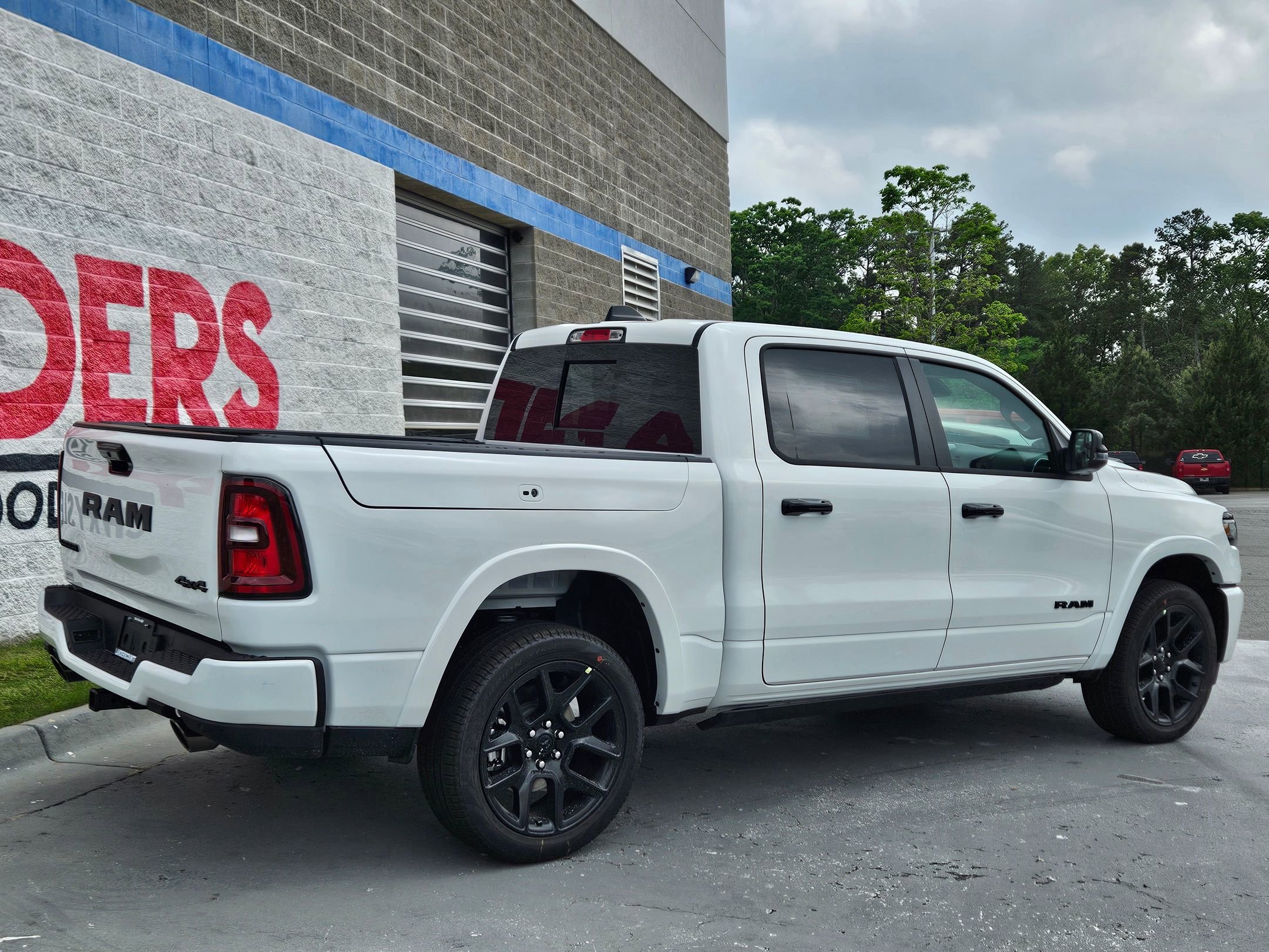 New 2026 Bright White Clear-Coat Exterior Paint RAM Laramie image 7