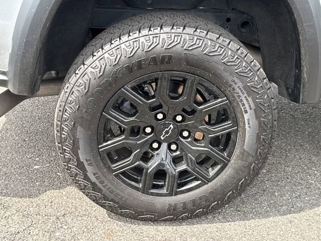 Used 2024 Sterling Gray Metallic Chevrolet Trail Boss image 8