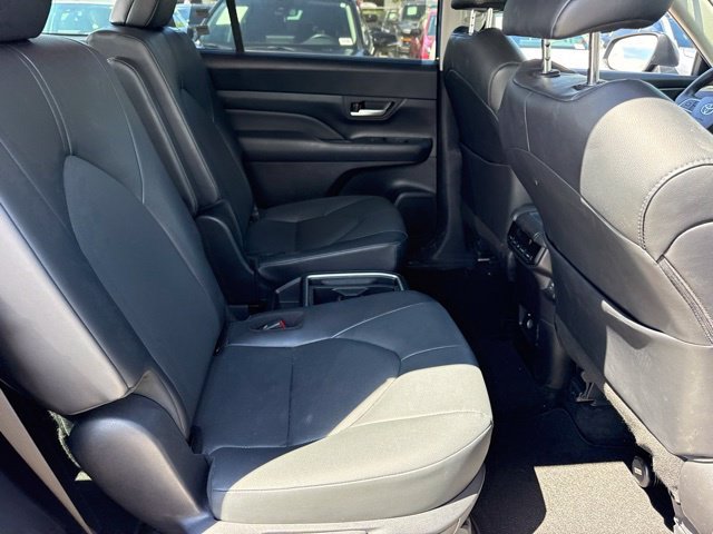 Used 2025 Blue Toyota XLE image 13