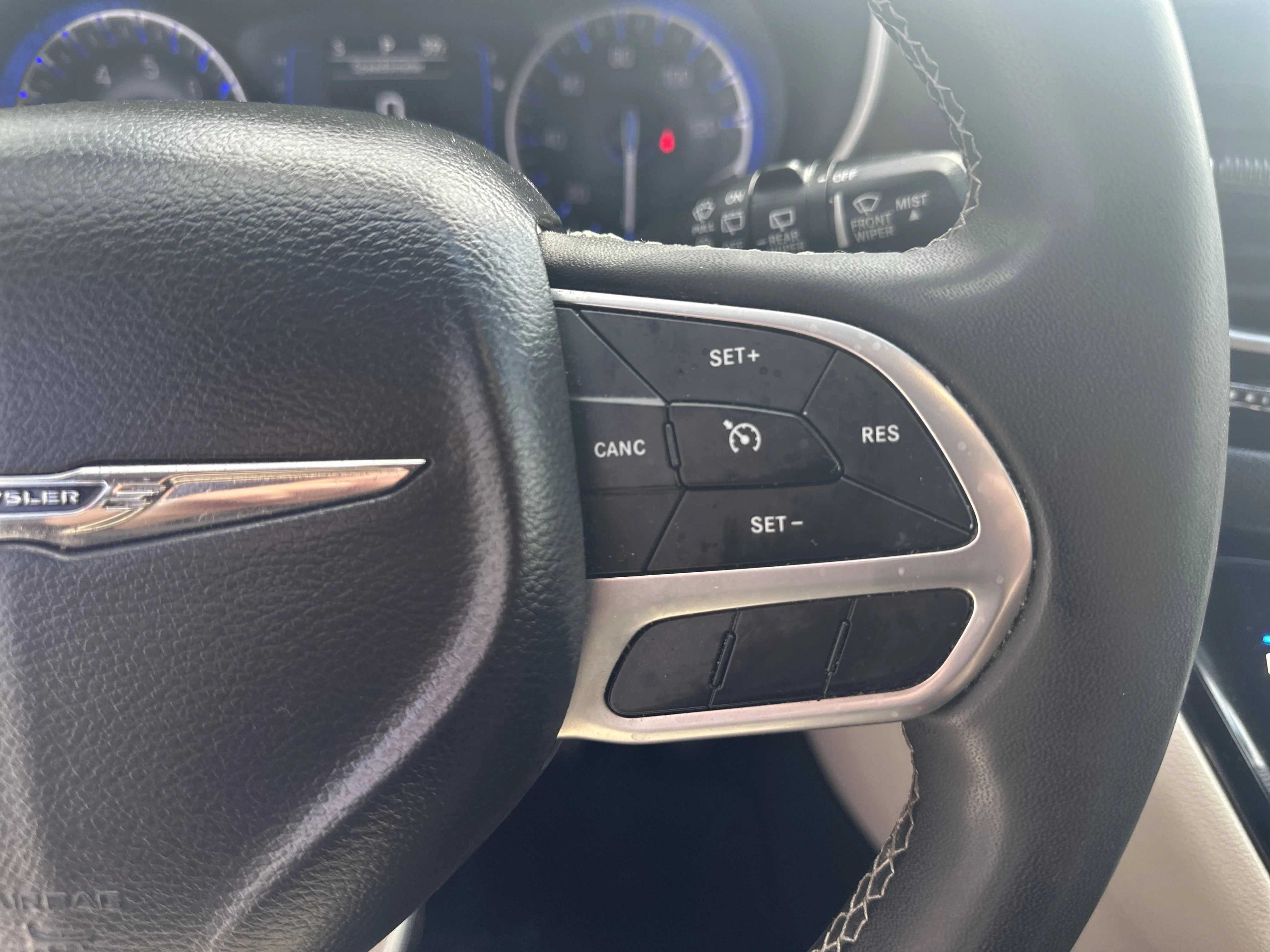 2023 Chrysler Voyager LX - Photo 12
