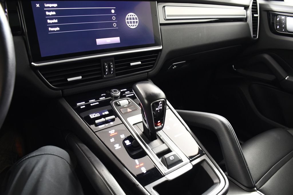 Used 2022 Black Porsche Platinum Edition image 32
