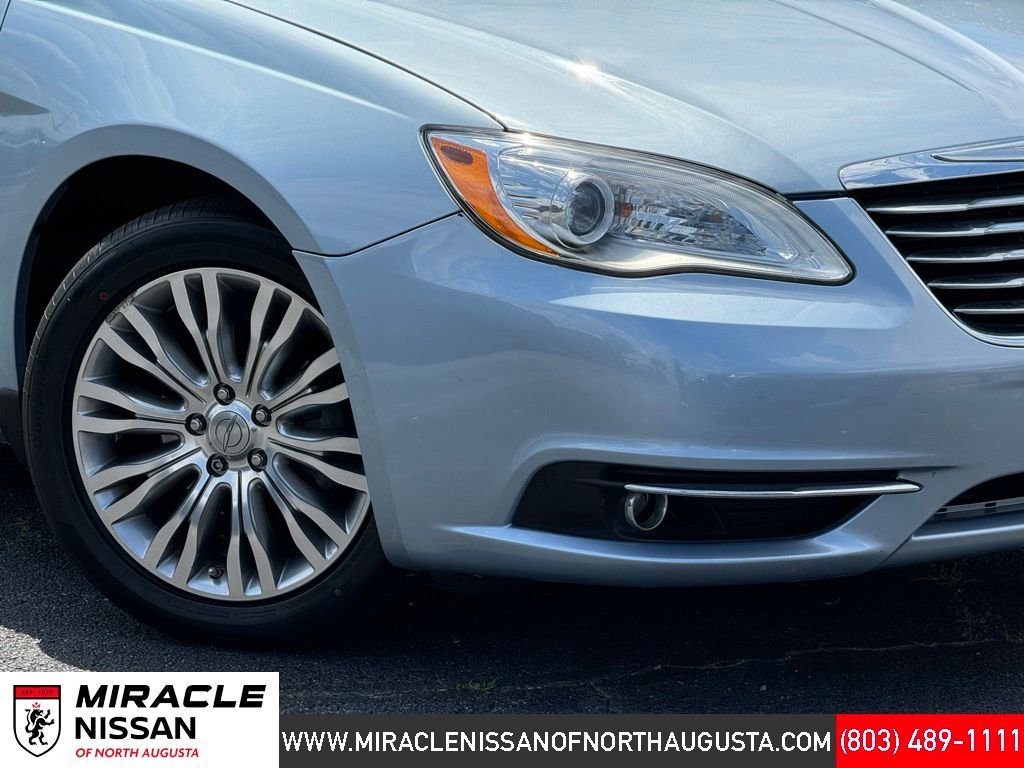 2013 Chrysler 200 Limited's photo