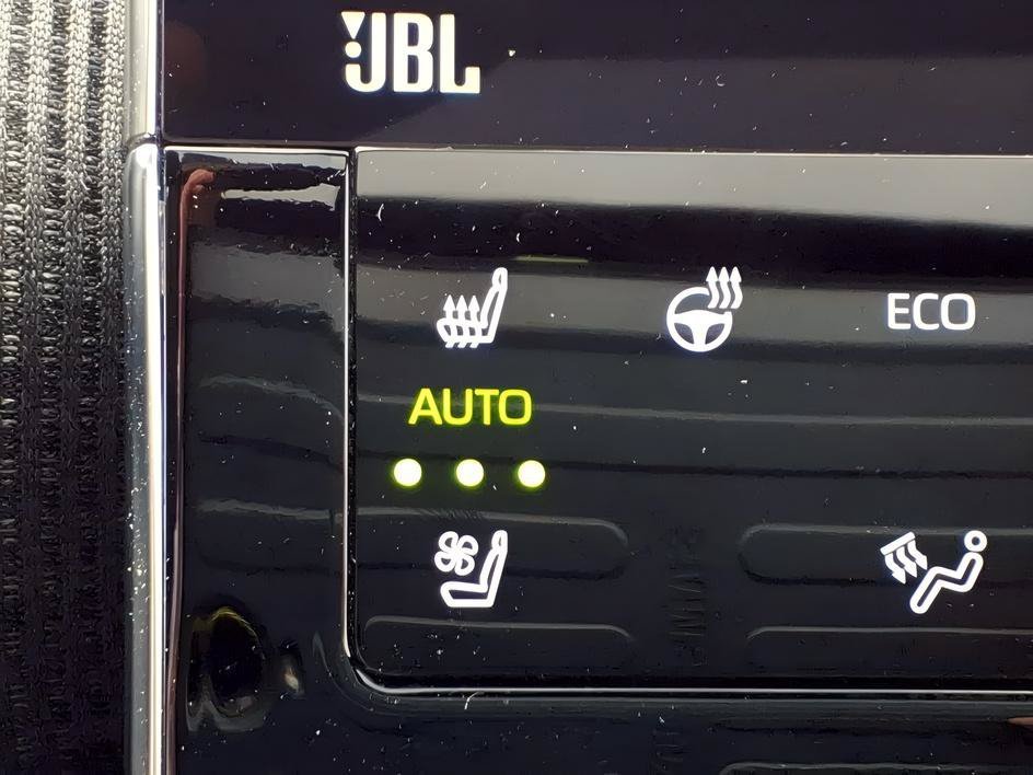 Certified Used 2023 Pearl Toyota Limited image 24