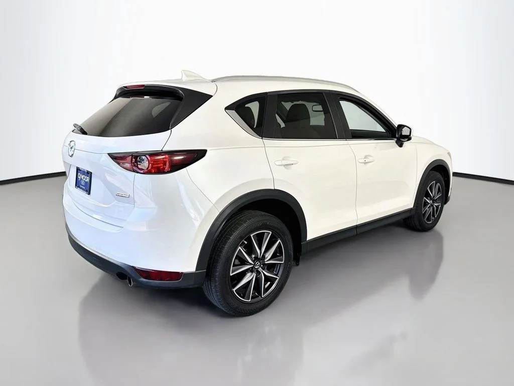 Used 2018 Snowflake White Pearl Mica Mazda Touring image 12