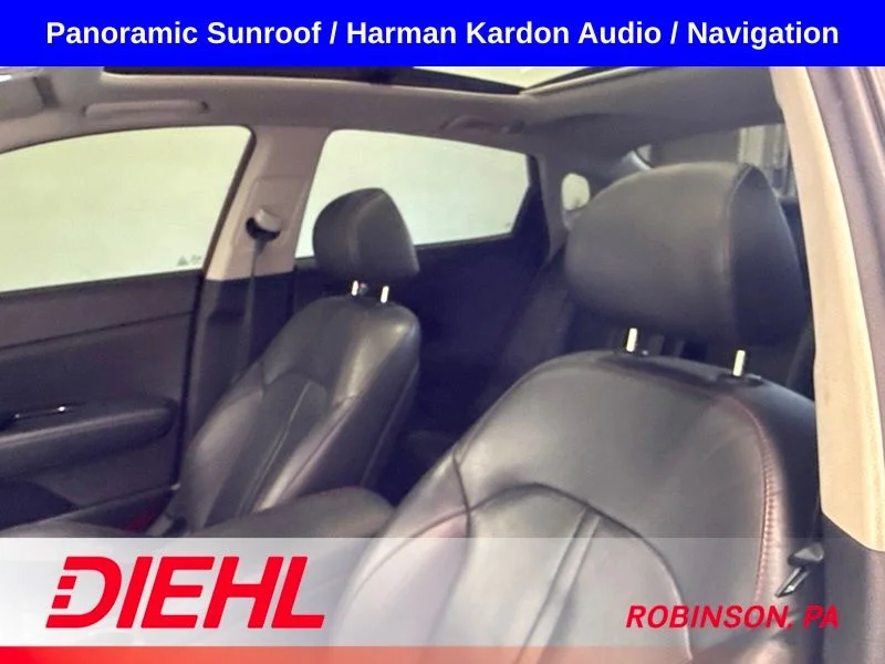 Used 2018 Red Kia SX image 17