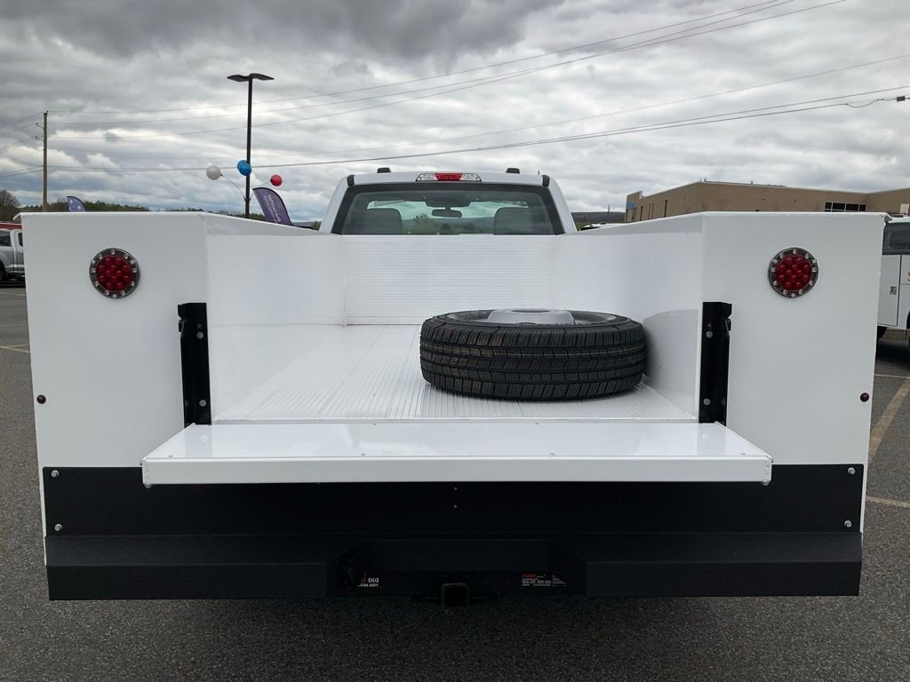 New 2026 Oxford White Ford F-350® XL image 30