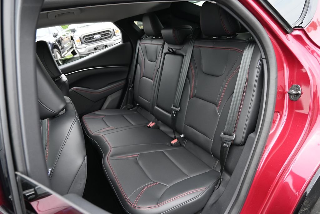 Used 2025 Magenta Ford Premium image 27