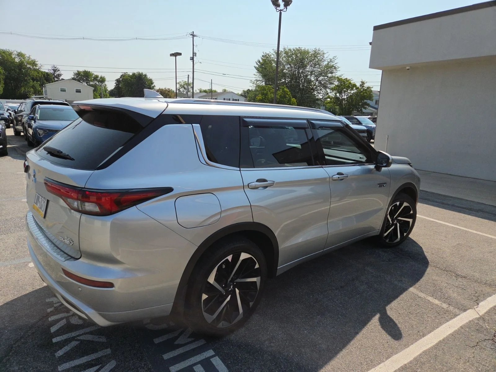Used 2023 Silver Mitsubishi SEL image 5