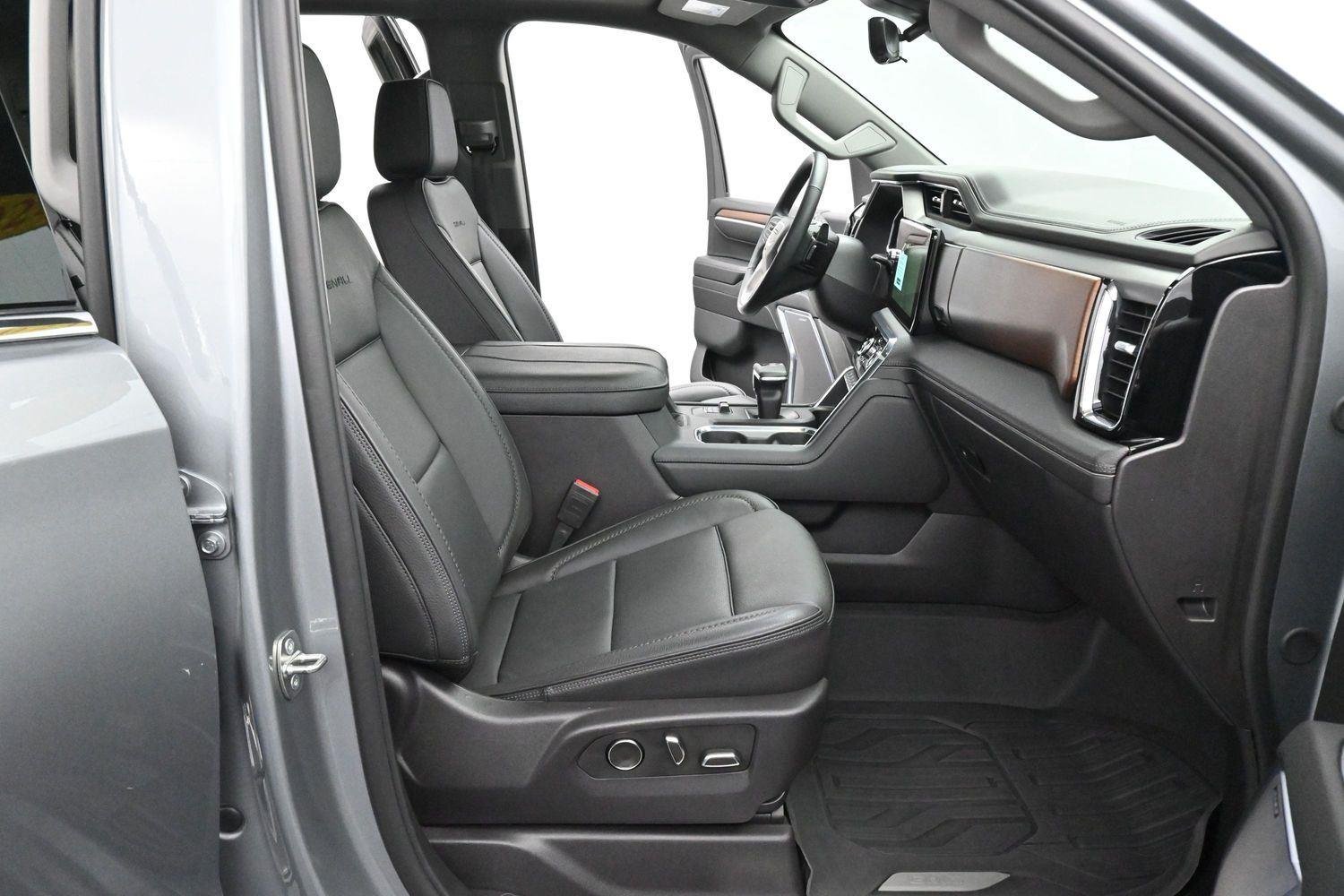 Used 2024 Sterling Metallic GMC Denali image 34