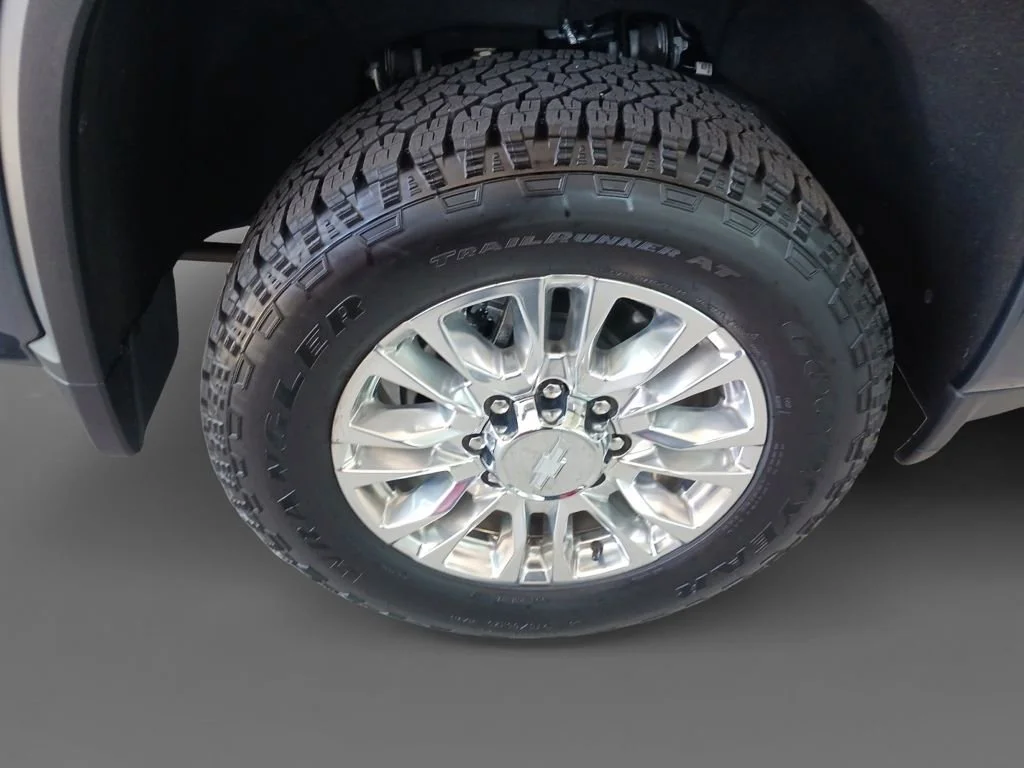 Used 2020 Shadow Gray Metallic Chevrolet High Country image 39