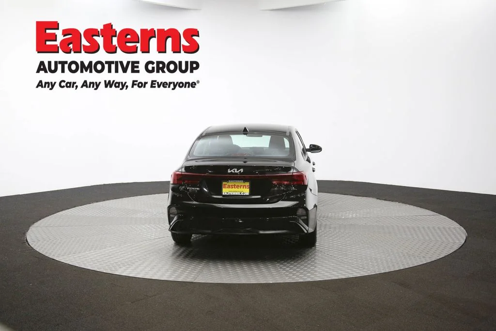 Used 2022 Black Kia LXS image 35