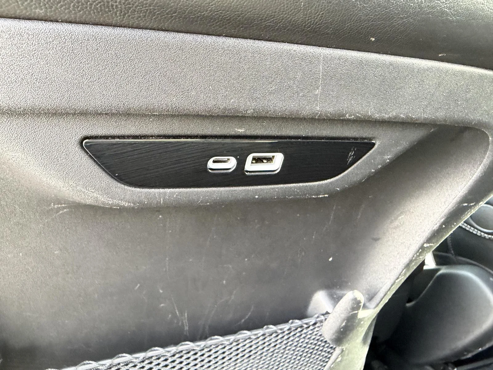 Used 2025 Bright White Clearcoat Chrysler Limited image 9