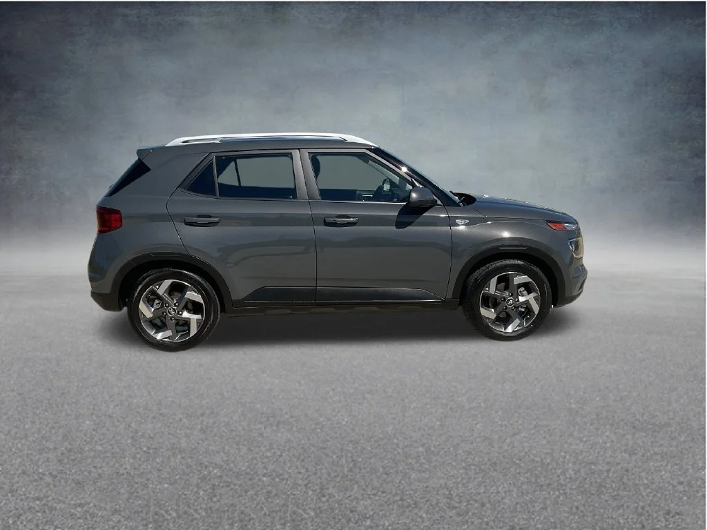 Used 2025 Gray Hyundai SEL image 8
